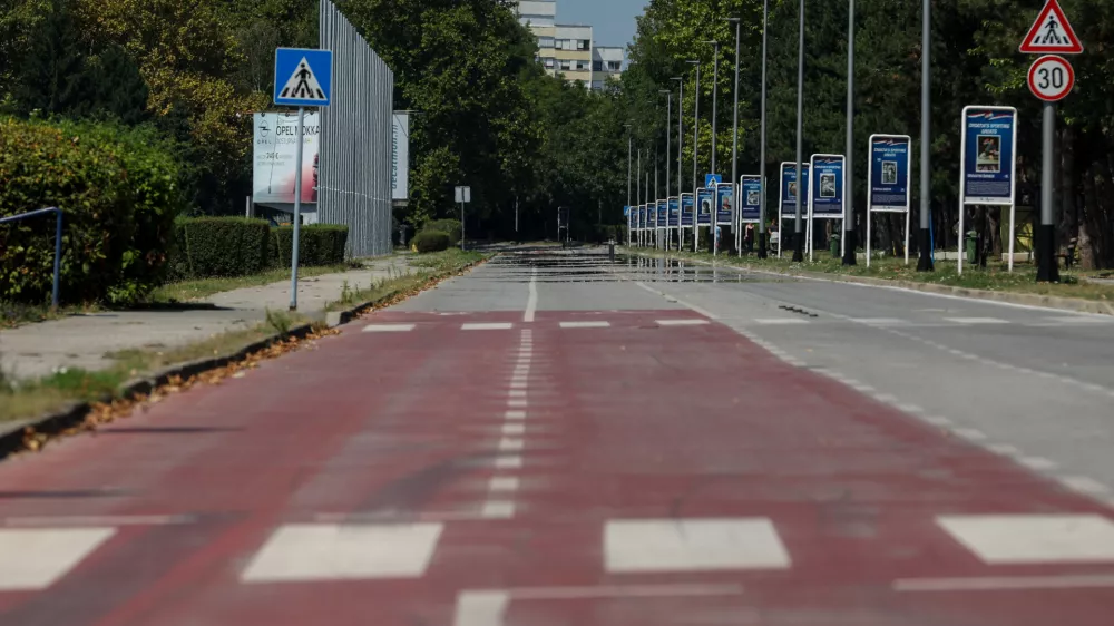16.08.2025., Zagreb - Visoke temperature ispraznile su jezero Jarun, jedno od omiljenih mjesta za rekreaciju mnogih gradjana Grada Zagreba. Photo: Igor Kralj/PIXSELL