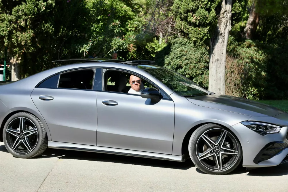 Miran Rudan na poroki Roberta Goloba in Tine Gaber. 