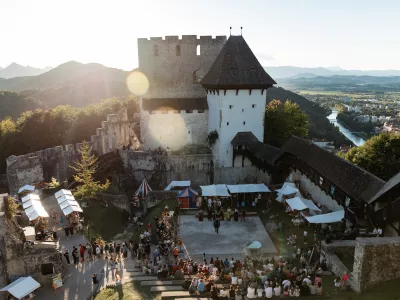 Največji srednjeve&scaron;ki grad obiskalo 22.000 turistov