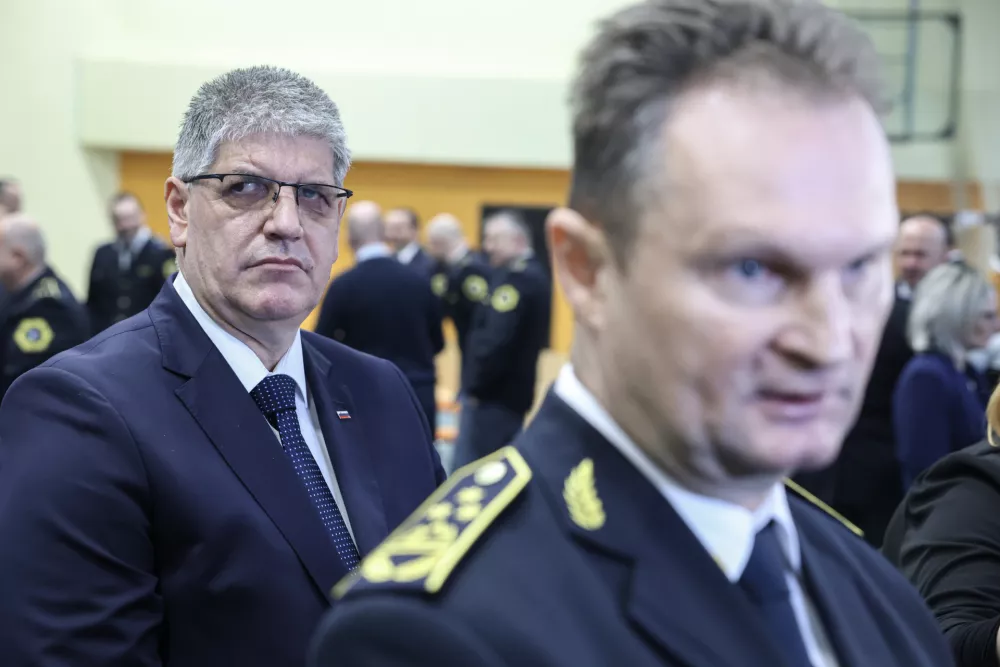 Bo&scaron;tjan Poklukar, Damjan Petrič- 12.02.2025 - Policija je nagradila 66 izjemnih posameznikov, ki so v najrazličnej&scaron;ih okoli&scaron;činah pomagali re&scaron;evati življenja ljudi - podelitev, policija, hrabrost, požrtvovalnost, priznanja//FOTO: Jaka Gasar