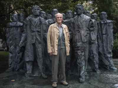 - 23.09.2019 - Andrej Marinc, nekdanji politik - sekretar sekretariata in član predsedstva CK ZKS (1968 - 1972), predsednik IS Skup&scaron;čine SRS (1972 - 1978), podpredsednik ZIS (1978 - 1979), predsednik CK ZKS (1982 - 1986) in član Predsedstva SRS (1986 - 1990).   //FOTO: Jaka GasarOPOMBA: ZA OBJEKTIV - INTERVJU