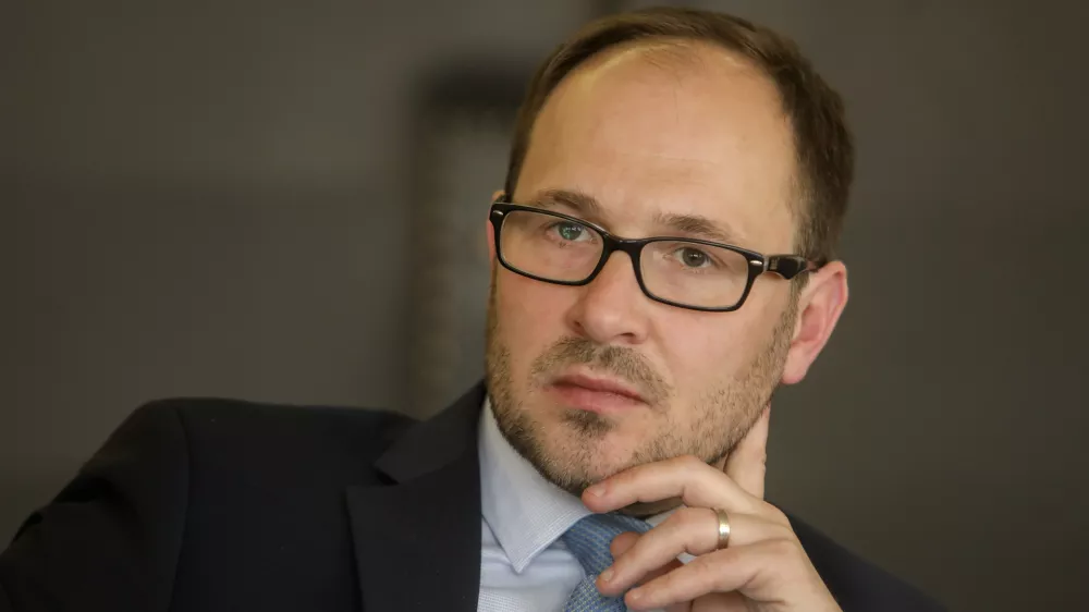 (PORTRET) Kdo je Jernej Vrtovec, novi predsednik stranke NSi?