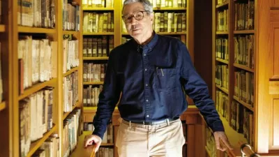 Didier Eribon, francoski pisatelj, filozof, sociolog in profesor, najbolj znan po avtobiografiji Vrnitev v Reims.Frančiškanski samostan Kostanjevica (Škrabčeva ulica 1, 5000 Nova Gorica)