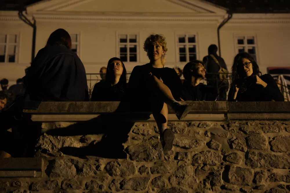 - 07.09.2025 - Krvava luna - ljudje, čakanje, opazovanje, gledanje//FOTO: Jaka Gasar / Foto: Jaka Gasar