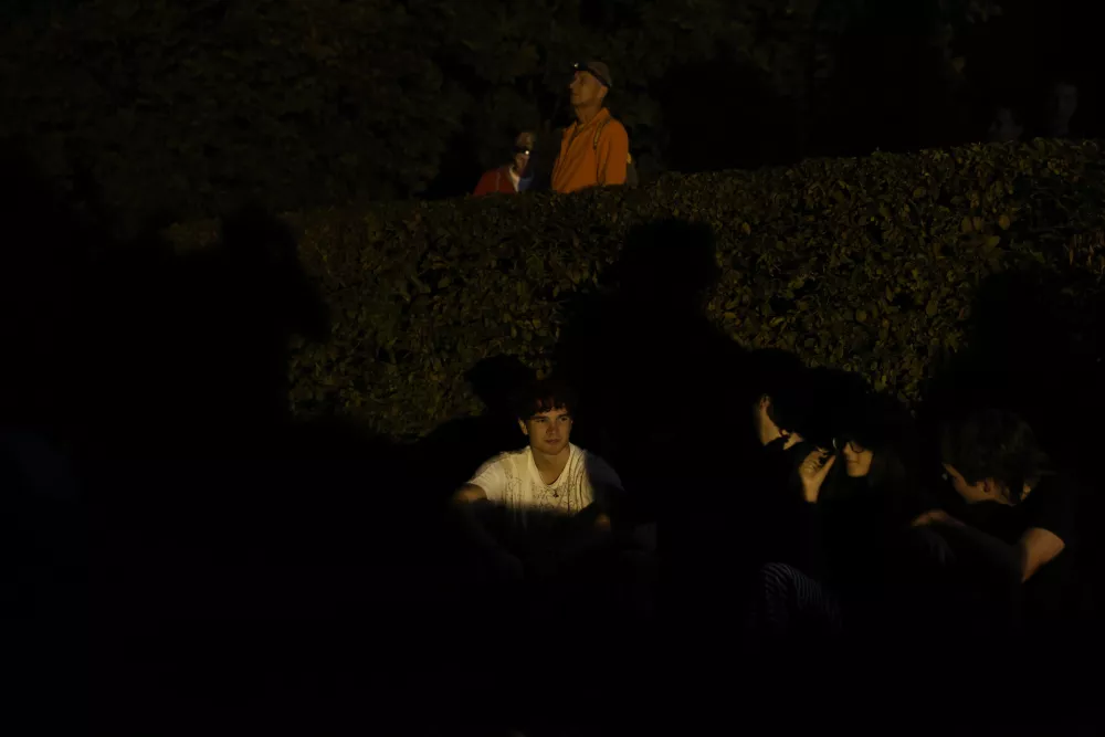 - 07.09.2025 - Krvava luna - ljudje, čakanje, opazovanje, gledanje//FOTO: Jaka Gasar / Foto: Jaka Gasar