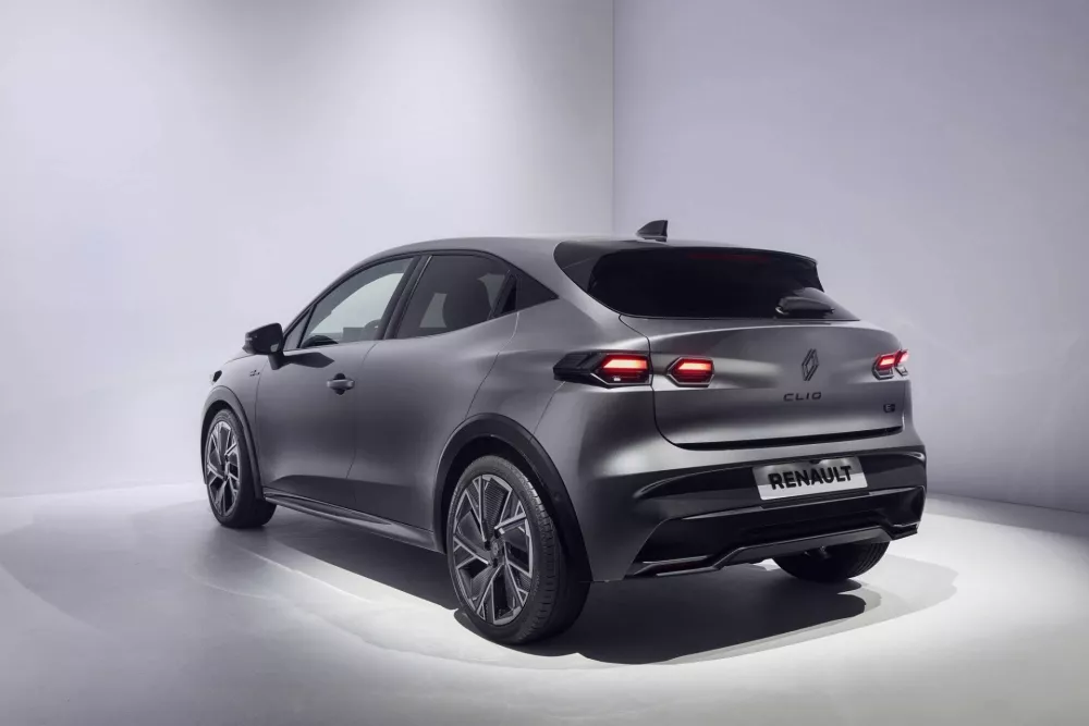 Oblikovno je največja sprememba vidna na zadku. / Foto: Renault