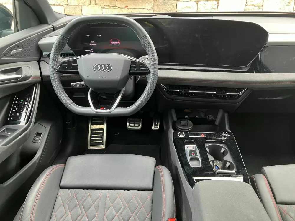 Audijev veliki &scaron;portni terenec: Ko te vse navdu&scaron;i, le cena ne