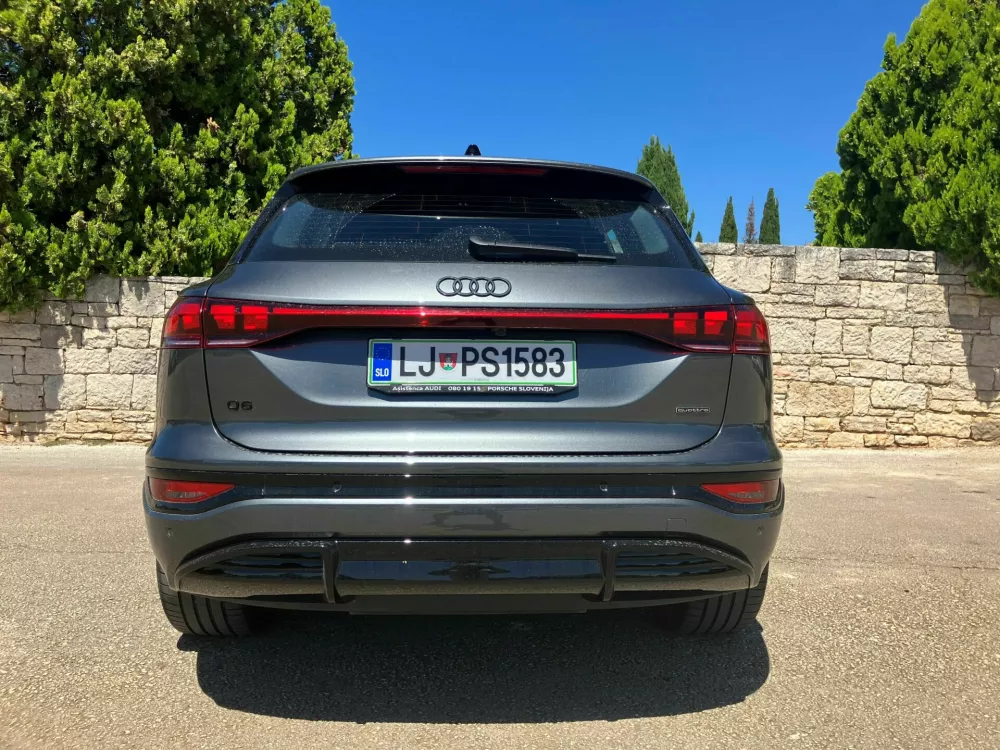 Audijev veliki &scaron;portni terenec: Ko te vse navdu&scaron;i, le cena ne