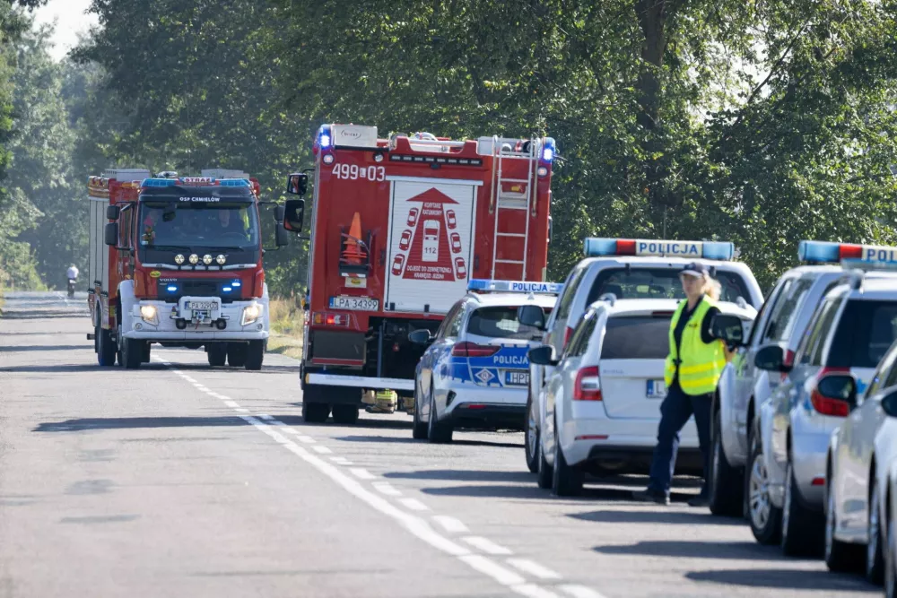 Emergency vehicles patrol, following violations of Polish airspace during a Russian attack on Ukraine, in Krzywowierzba-Kolonia, Poland September 10, 2025. Agencja Wyborcza.pl/Jakub Orzechowski/via REUTERS  ATTENTION EDITORS - THIS IMAGE WAS PROVIDED BY A THIRD PARTY. POLAND OUT. NO COMMERCIAL OR EDITORIAL SALES IN POLAND.