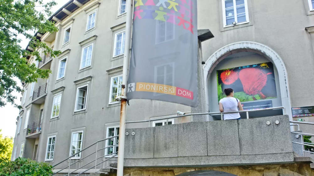 - ilustrativna fotografija- Pionirski dom v Ljubljani 2013 - Center za kulturo mladih - Vilharjeva cesta 11   //FOTO: Tomaž Zajel&scaron;nik