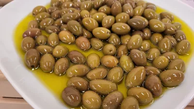 namizne oljke, vložene v oljčnem olju, Olea d'Istria / Foto: Katja Gle&scaron;čič 