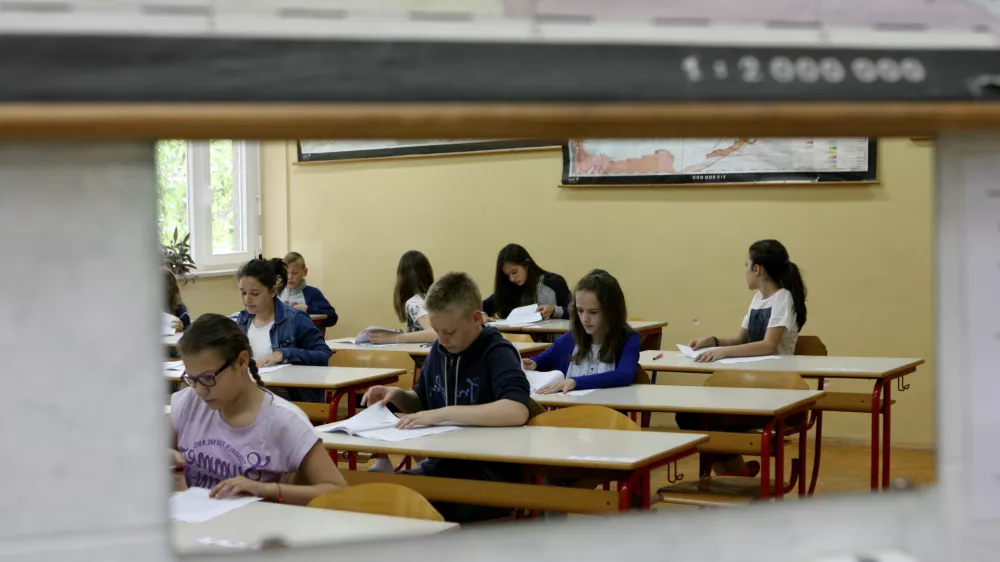 Upad bralne pismenosti: Stroka zatrjuje, da ni razlogov za paniko