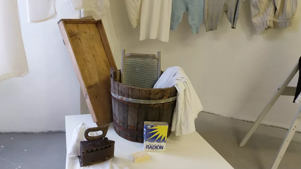 'Spodi nč, gor pa bl mau': intimni del življenja na&scaron;ih prednikov