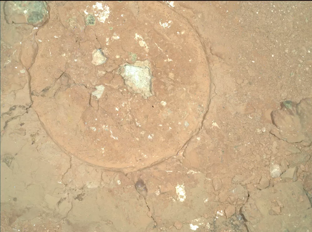 Tudi kamnina, poimenovana Serpentine Rapids, je kazala ključne značilnosti. / Foto: Nasa Jpl-caltech