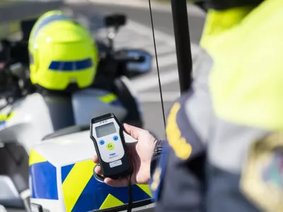 prometni nadzorpolicija - simbolična fotografijaprometna policijavarnost v prometupolicija na motorjihmotoristična policijaprehitri voznikiavtocestna policijaalkotestalkohol v prometu08.04.2025 Policijski nadzor, počivali&scaron;če PovodjeFOTO: Nik Erik Neubauer