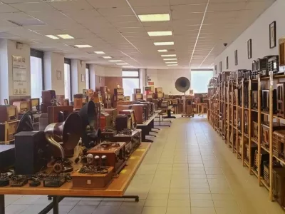 trioda razstava starih radijskih aparatov / Foto: Katja Gle&scaron;čič 