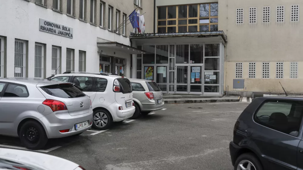 Gradnja stanovanj pospe&scaron;ila priseljevanje: Bodo &scaron;ole v &Scaron;i&scaron;ki prezasedene?