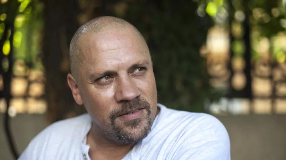 Boris Dežulović, hrva&scaron;ki novinar in književnik, Dnevnikov kolumnist    ///FOTO: Luka CjuhaOPOMBA: ZA OBJAVO V PRILOGI &ndash; DNEVNIKOV OBJEKTIV - INTERVJU 2015. / Foto: Luka Cjuha