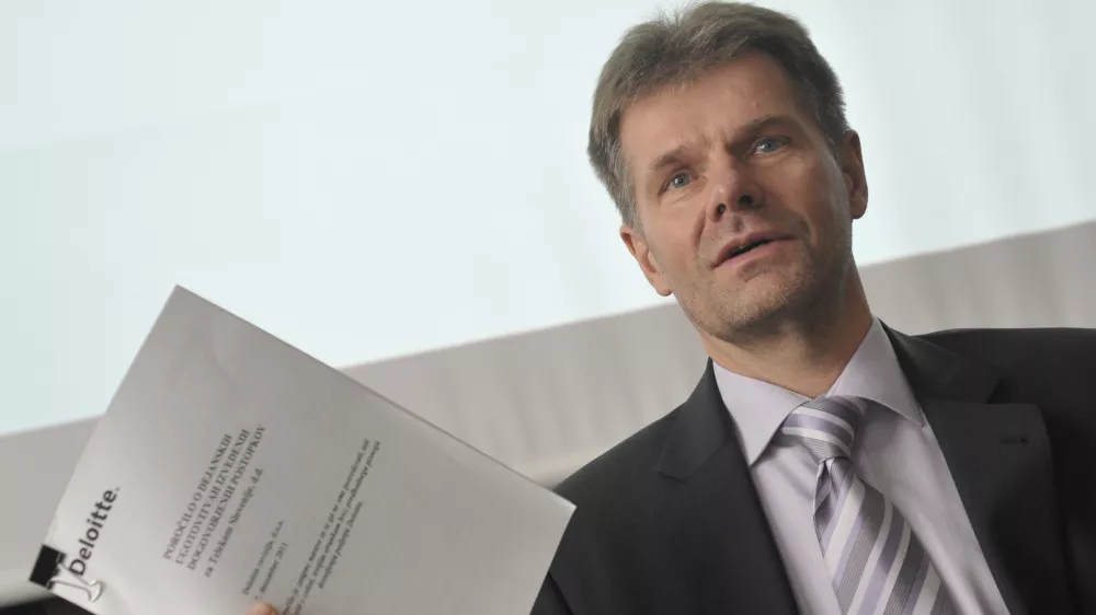 nekdanji predsednik uprave Telekom Slovenije Bojan Dremelj - novinarska konferenca nekdanjega predsednika uprave Telekoma Slovenije Bojana Dremlja, na kateri je predstavil ozadje, odgovore in komentarje povezane s posebno revizijo v Telekomu Slovenije  //FOTO: Tomaž Zajel&scaron;nik