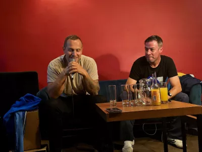 Jure Ko&scaron;ir (levo) in Klemen Klemen sta obujala spomine na začetke slovenske hip-hop scene. F Nika