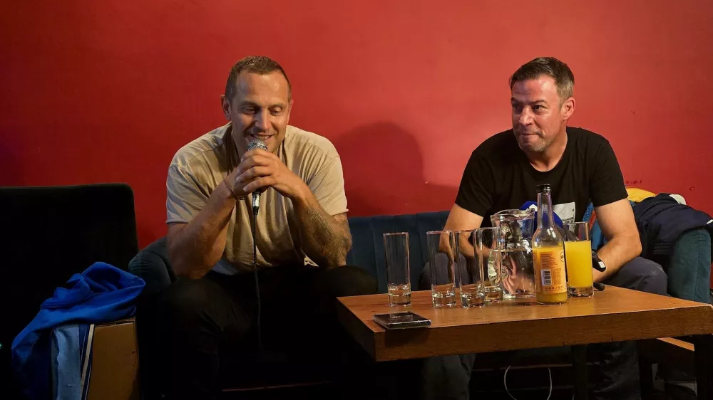 Jure Ko&scaron;ir (levo) in Klemen Klemen sta obujala spomine na začetke slovenske hip-hop scene. F Nika