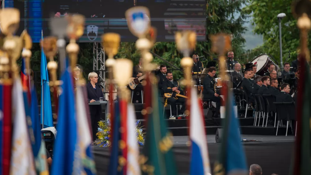 Ilirska Bistrica: osrednja prireditev ob državnem prazniku priključitve Primorske k matični domovini.Slavnostna govornica je predsednica republike Nata&scaron;a Pirc Musar.