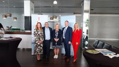 Martina Stra&scaron;ek, Matej Knaus, vodja flote Alenka Klemen, komercialni direktor Slaven Žabo in Anamarija Jurinak. F Vesna Levičnik