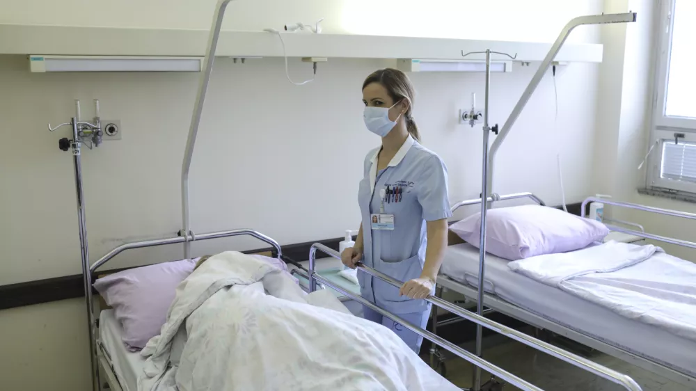 - 08.01.2019 - odprli začasni Oddelek za epidemije v drugem nadstropju Bolnice dr. Petra Držaja UKC Ljubljana - okužbe dihal &ndash; //FOTO: Jaka Gasar