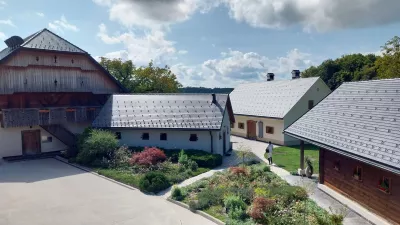 Na nekdanji posesti družine Anderlič, katere korenine segajo vse do leta 1627, se danes razvija sodoben konjeni&scaron;ki center.