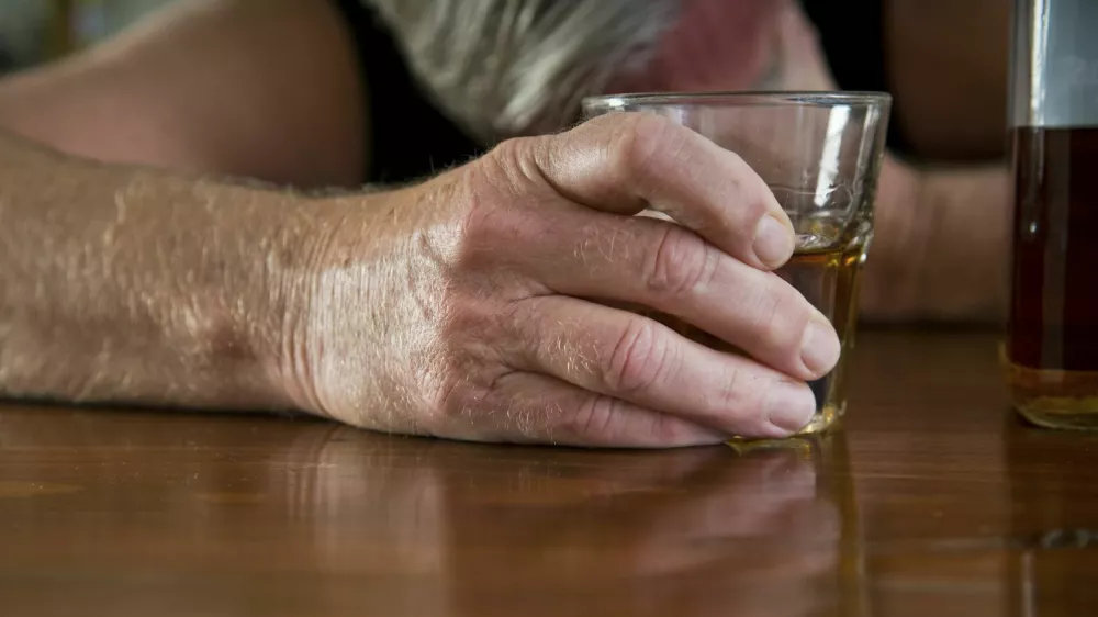 alcoholism alkohol pijača pijan