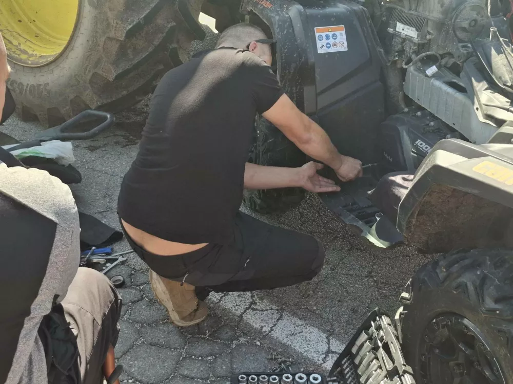 Paraplegiki na poti v Črno goro