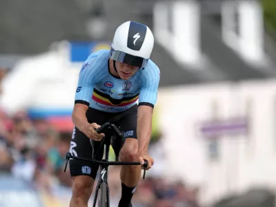 Cycling - UCI World Championships 2023 - Stirling, Scotland, Britain - August 11, 2023 Belgium's Remco Evenepoel crosses the finish line during the Men's Elite Road Individual Time Trial REUTERS/Maja Smiejkowska