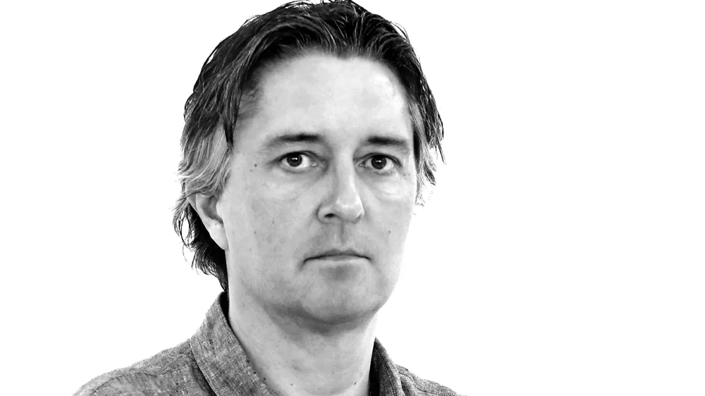 Uro&scaron; &Scaron;emrov- Redakcija Dnevnik 2024 - portreti za komentarje in kolumne - kolumnisti - komentatorji &ndash; novinarji - portret //FOTO: Luka Cjuha