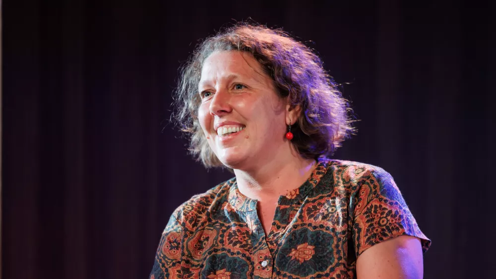 Ljubljana, Cankarjev dom.Pogovor z nominiranci in razglasitev dobitnika nagrade Marjana Rozanca za najboljso esejisticno zbirko.Nominiranka Ursa Zabukovec s knjigo Dostojevski in transhumanizem. 