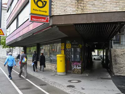 - 04.05.2022 &ndash; Delovno in socialno sodi&scaron;če v Ljubljani, Po&scaron;ta, Nova KBM banka, Resljeva cesta 14  //FOTO: Nik Erik Neubauer