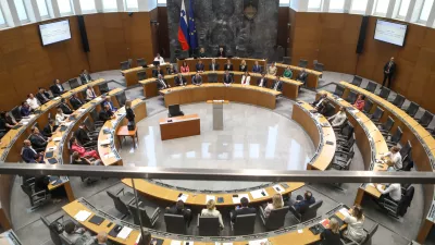 Državni zbor - poslanska dvorana- 01.06.2022 - Izredna seja DZ, na kateri so potrjevali 17. novih ministrov - 15. petnajsta Vlada Republike Slovenije RS v samostojni Sloveniji pod vodstvom predsednika vlade dr. Roberta Goloba -  //FOTO: Luka Cjuha