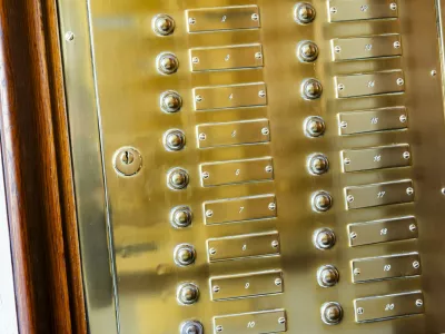 Anonyme Klingelanlage, Diskrete Nummern statt Namen. // 18.03.2025: Baden-Baden, Baden-W&uuml;rttemberg, Deutschland, Europa *** Anonymous doorbell system, discrete numbers instead of names 18 03 2025 Baden Baden, Baden W&uuml;rttemberg, Germany, Europe,Image: 977197804, License: Rights-managed, Restrictions: imago is entitled to issue a simple usage license at the time of provision. Personality and trademark rights as well as copyright laws regarding art-works shown must be observed. Commercial use at your own risk., Model Release: no