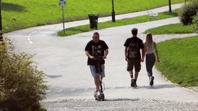 V Tivoliju vedno več težav z električnimi skiroji