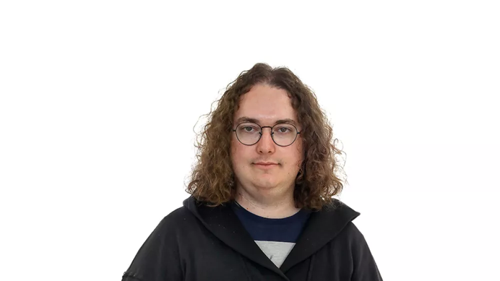 Ga&scaron;per Straži&scaron;arZA ONLINE - Redakcija Dnevnik 2024 - portreti za komentarje in kolumne - kolumnisti - komentatorji &ndash; novinarji - portret //FOTO: Luka Cjuha / Foto: Luka Cjuha