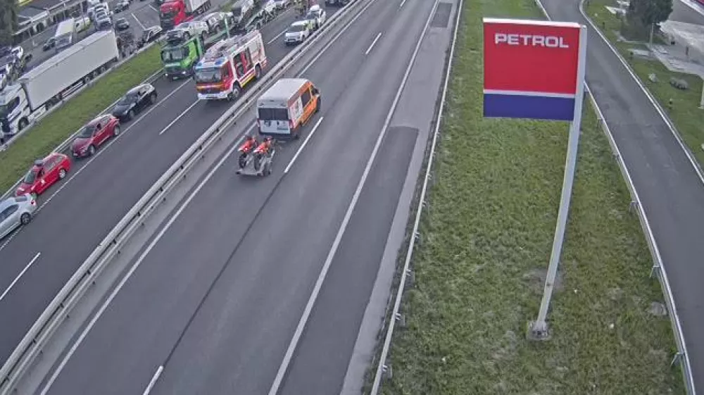 &Scaron;tajerska avtocesta, prometna nesreča, zastoj. Vir: promet.si