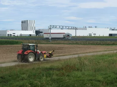 kmetijsko zemlji&scaron;če, Magna, Hoče, traktor. Foto: Tatjana Pihlar