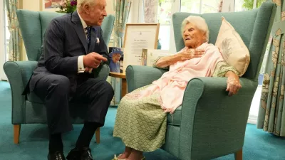 Kralj v družbi z Ethel Caterham / Foto: Profimedia