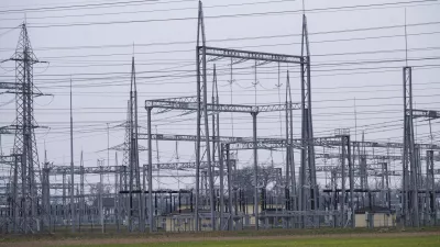 elektrika - simbolična fotografijaelektrično omrežjeomrženinaporaba elektrikedaljnovodelektrična napeljavaELES11.02.2025 Električno omrežje, okolica BeričevaFOTO: Nik Erik Neubauer