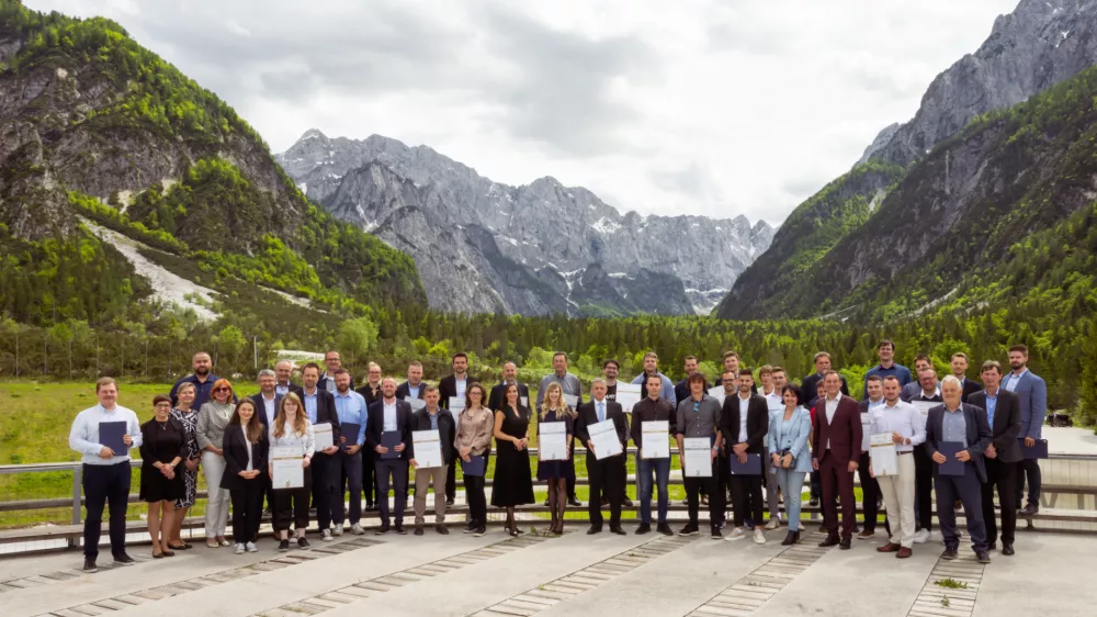 Fotografija z regijske podelitve inovacij 2025 v Planici &ndash; pod tematiko Z novimi tehnologijami do neba