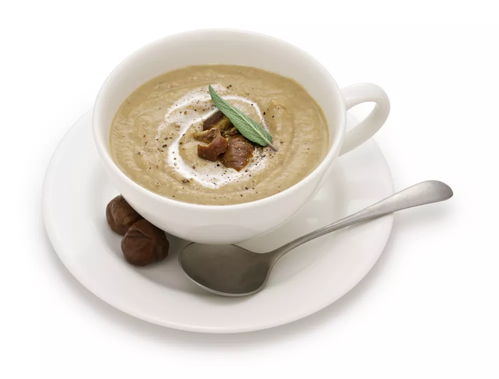 Chestnut soup (Velout&eacute; de ch&acirc;taigne), French Christmas dinner / Foto: Bonchan
