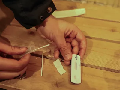 Koronavirusa je vedno več, pojavljajo se tudi druge okužbe. Kako ravnati?