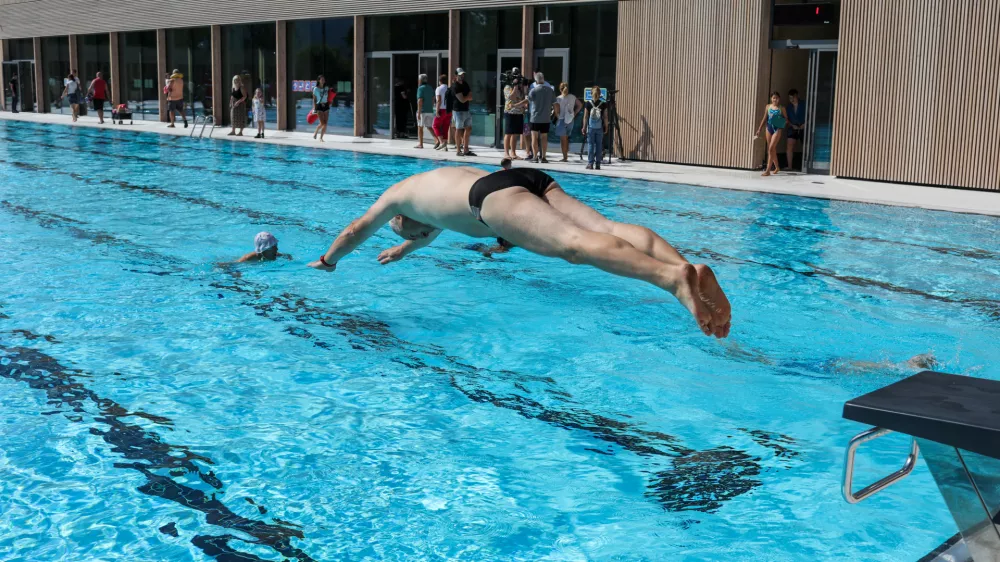 - skok v vodo, plavanje,- 20.07.2025. - Svečana otvoritev prenovljenega bazena Vevče.//FOTO: Bojan Velikonja