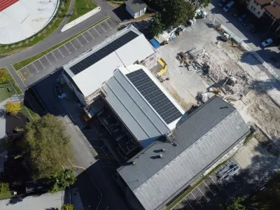 Zaradi statičnih tveganj morali poru&scaron;iti del knjižnice