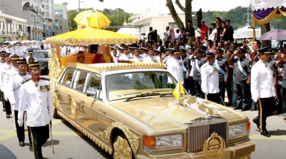 Rolls Royce Silver Spur II. brunejskega sultana Hassanala Bolkiaha
