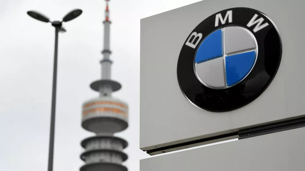 FILE PHOTO: The logo of German car manufacturer BMW is seen at the company headquarters in Munich, Germany, May 14, 2020. REUTERS/Andreas Gebert/File Photo